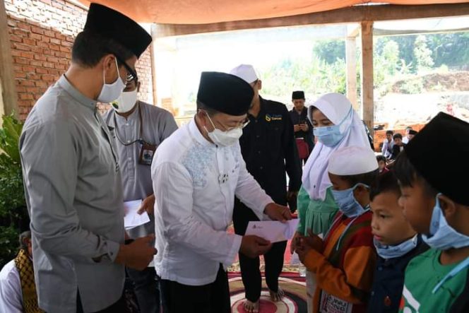 
					Yayasan Daaru Zam Zam Campaka Cianjur Santuni 150 Anak Yatim