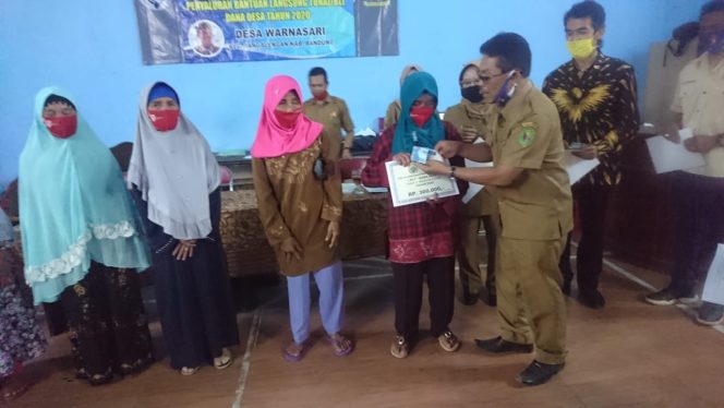 
					BLT DD Tahap Enam Desa Warnasari Pangalengan Bandung di Salurkan