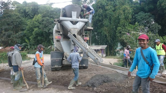 
					Jalan Satelit Margamekar Pangalengan Bandung Dibeton