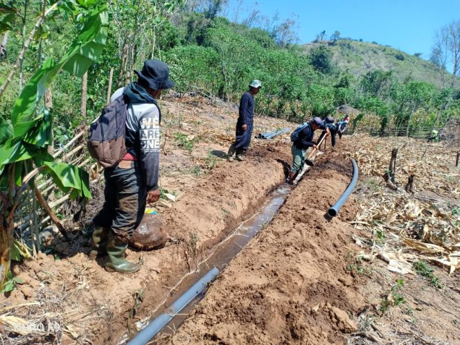 
					Desa Karangsari Pakenjeng Garut Bangun Pipanisasi Saluran Air 9 KM