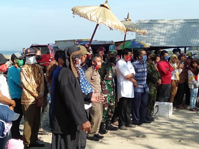 
					Masyarakat Pantai Rancabuaya Garut, Gelar Acara Tasyakur Nelayan