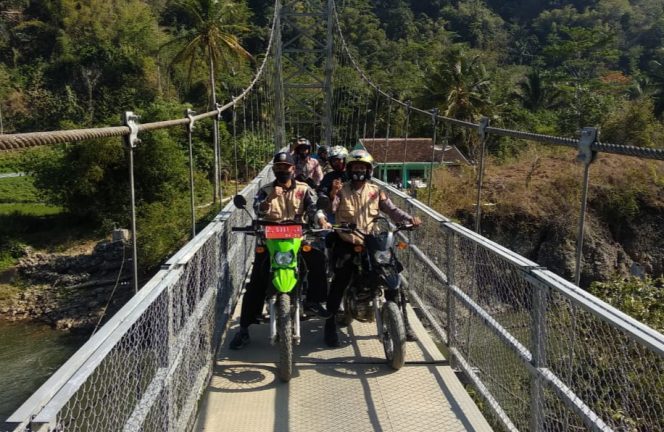 
					Dirjen Bina Marga Monitoring Jembatan Gantung Leuwi Gajah Pakenjeng Garut