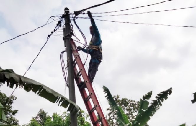 
					PLN UPJ Cikajang Garut Tambah Daya Listrik Warga Desa Talagawangi