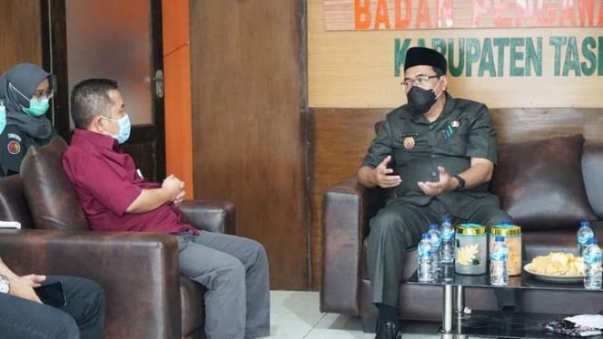 
					Jelang Pilkada Serentak, KPU-Bawaslu Kab Tasikmalaya Dikunjungi Pjs Bupati