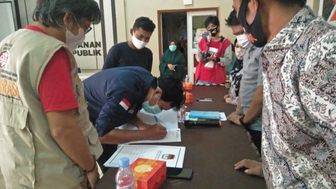 
					Pilkada Kab Lutim Sulsel: Dokumen Persyaratan Pasangan Ibas-Rio  Telah Memenuhi Syarat, Diserahkan Ke KPU