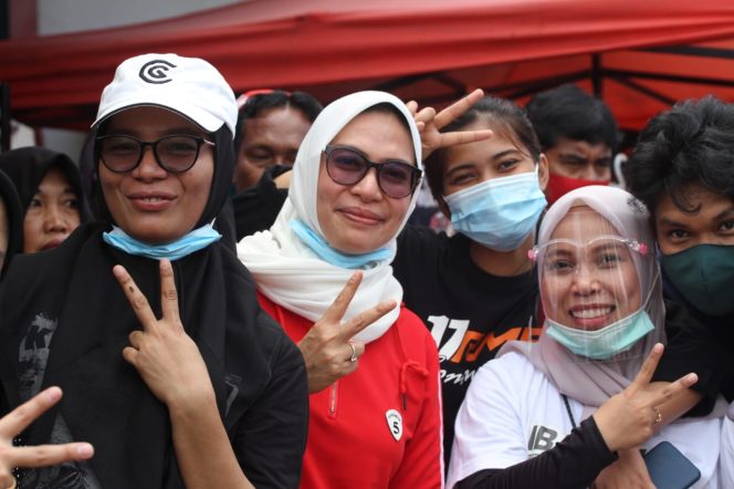 
					Pilkada Kab Luwu Timur: Paslon Ibas-Rio Blusukan Dipasar Malili