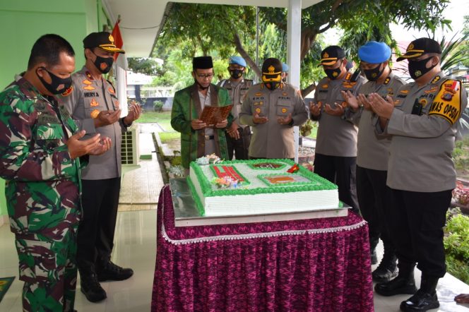 
					Wakapolda Sulteng Beri Kejutan ke Danrem 132 Tadulako di HUT TNI ke 75
