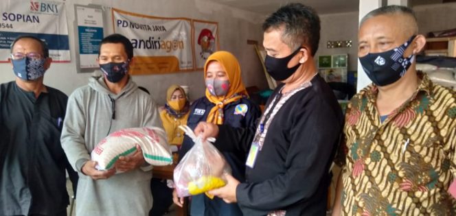 
					Camat Caringin Garut Monev Penyaaluran Sembako BPNT Bulan Oktober TA 2020