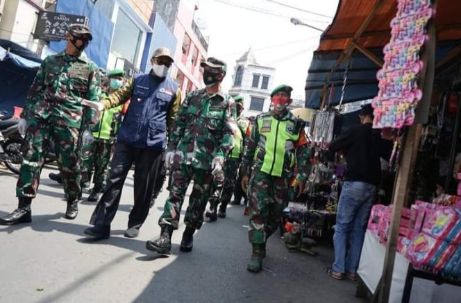 
					Asrendam Kodam III Siliwangi Pantau Pelaksanaan Prokes di Pasar Modern Kota Sukabumi