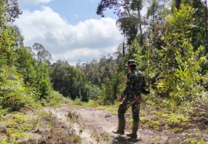 
					Kodim Sambas Semangati Satgas TMMD di Desa Wirayuda Sintang