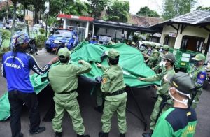 Anggota Linmas Warudoyong Kota Sukabumi Dilatih Kesiapsiagaan Bencana Alam