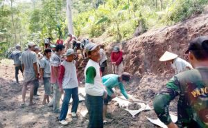 Hasil Swadaya Jalan Dusun Cipurut Cimahi Caringin Garut Dipelebar 2 Meter