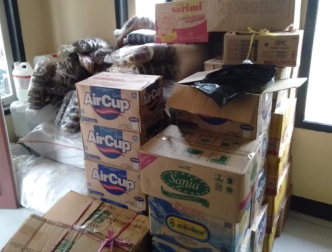 
					72 Korban Banjir Cisegel Hegarwangi Tasikmalaya Dapat Bantuan Dari Berbagai Donatur