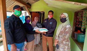 509 KPM Desa Selaawi Talegong Garut Terima Bantuan Program Sembako