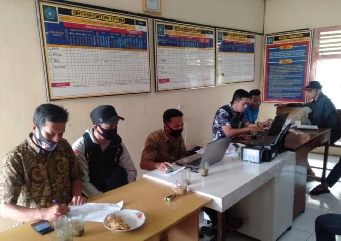 
					Kecamatan Naringgul Cianjur, Serentak Salurkan BST 5 Desa
