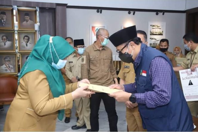 
					Walikota Sukabumi Lepas ASN Purna Bhakti