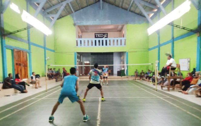 
					PGRI Caringin Garut Gelar Pertandingan Bulu Tangkis Antar Ranting