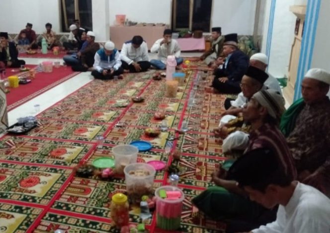 
					DKM Al-Hidayah Samuderajaya Caringin Garut Peringati Maulid Nabi SAW
