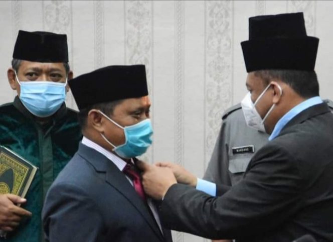 
					Rapat Paripurna DPRD Karawang: Yuzni Rinzani PAW Digantikan Nana