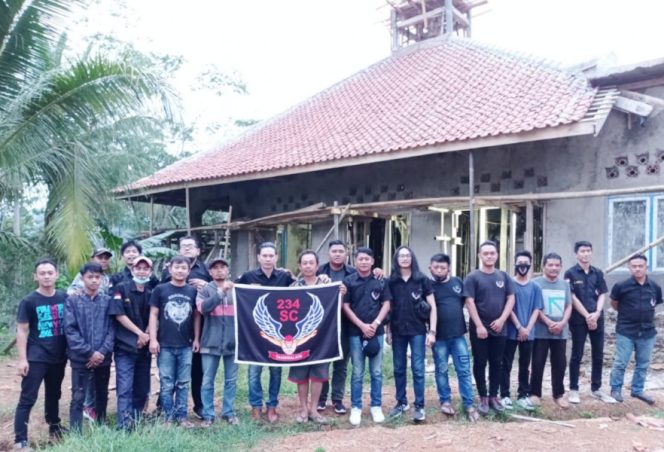 
					Komunitas 234 SC Regwil Tasikmalaya Sumbang Masjid 100 Juta