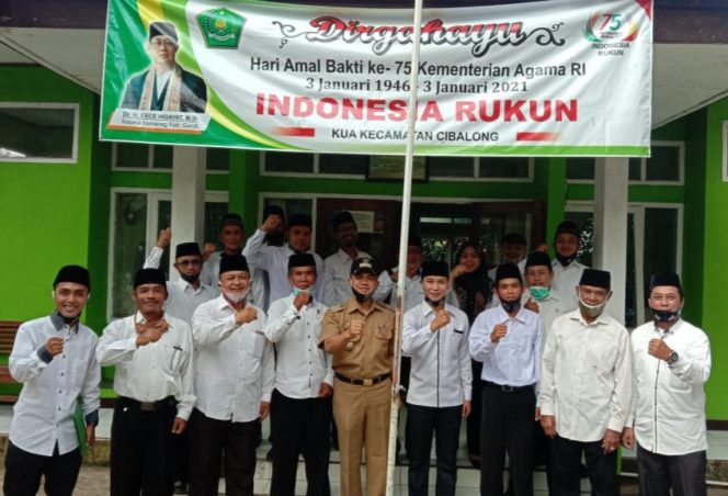 
					KUA Cibalong Garut Peringati HAB 75