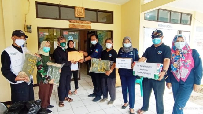 
					Forum Kapus Garsel Bantu Logistik Petugas Bencana Cisewu-Talegong