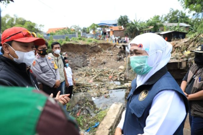 
					Gubernur Jatim Tinjau Bencana Banjir Pasuruan: Proses Rekontruksi DED Perlu Waktu Dua Bulan