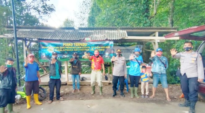
					Kapolsek Talegong Tinjau Kesiapsiagaan Posko Desa Terpadu Covid-19