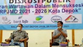 Ahli Pers Dewan Pers, Kamsul Hasan dan moderator, Sekjen SWI Herry Budiman saat Diskusi Publik, Jumat (26/2/2021)