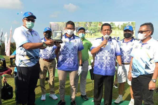 
					Bang Sandi Uno Buka Tournament International Golf Di Batam