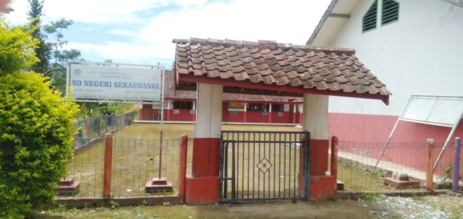 
					Minta Perhatian: SDN Sekarwangi Cidaun, Butuh Rehab, Pemagaran dan Paving Blok