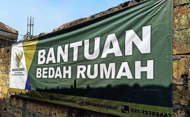 
					Asiyah Terima Kunci Program Bedah Rumah Baznas Bazis DKI