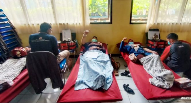 
					UTD PMI Garut Baksos Donor Darah di Kecamatan Talegong