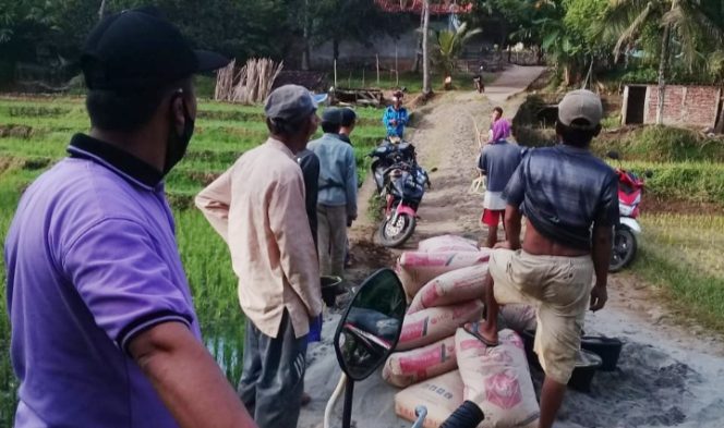 
					Warga Desa Jayagiri Sindangbarang Gotroy Jaling Poros RW