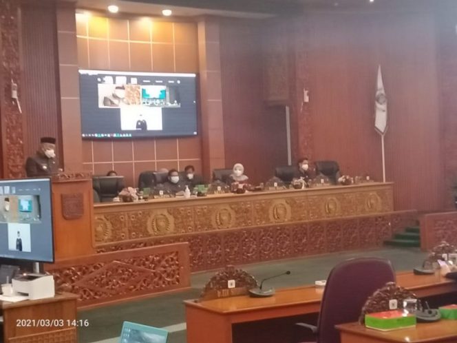 
					Paripurna DPRD Kota Depok Sampaikan pokir Dewan TA 2022