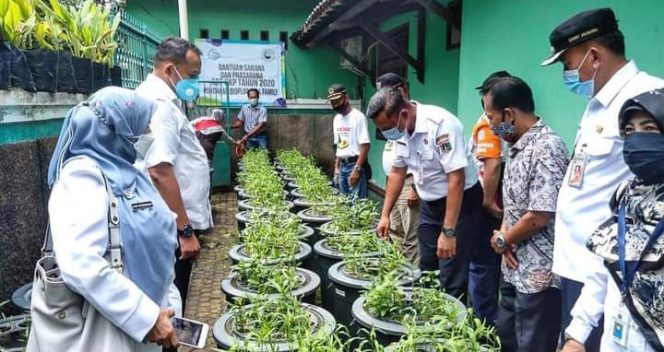 
					Sekdakot Jaksel Kukuhkan SWT Sirih Kuning di Kp Cipedak