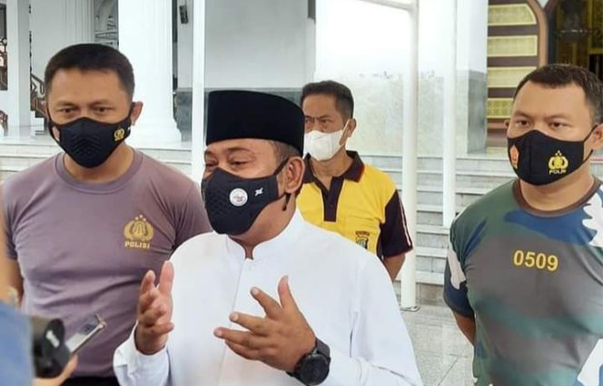 
					Bupati Bekasi, Pemerintah Tidak Larang Masyarakat Beribadah di Masjid Selama Ramadhan