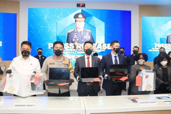 
					Tersangkanya Dua Orang, Tim Siber Polda Jatim Bongkar Pembuat Scampage Palsu