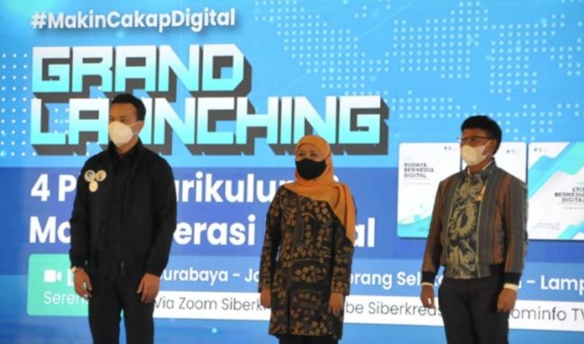 Menkominfo Luncurkan Kurikulum Literasi Digital di Surabaya