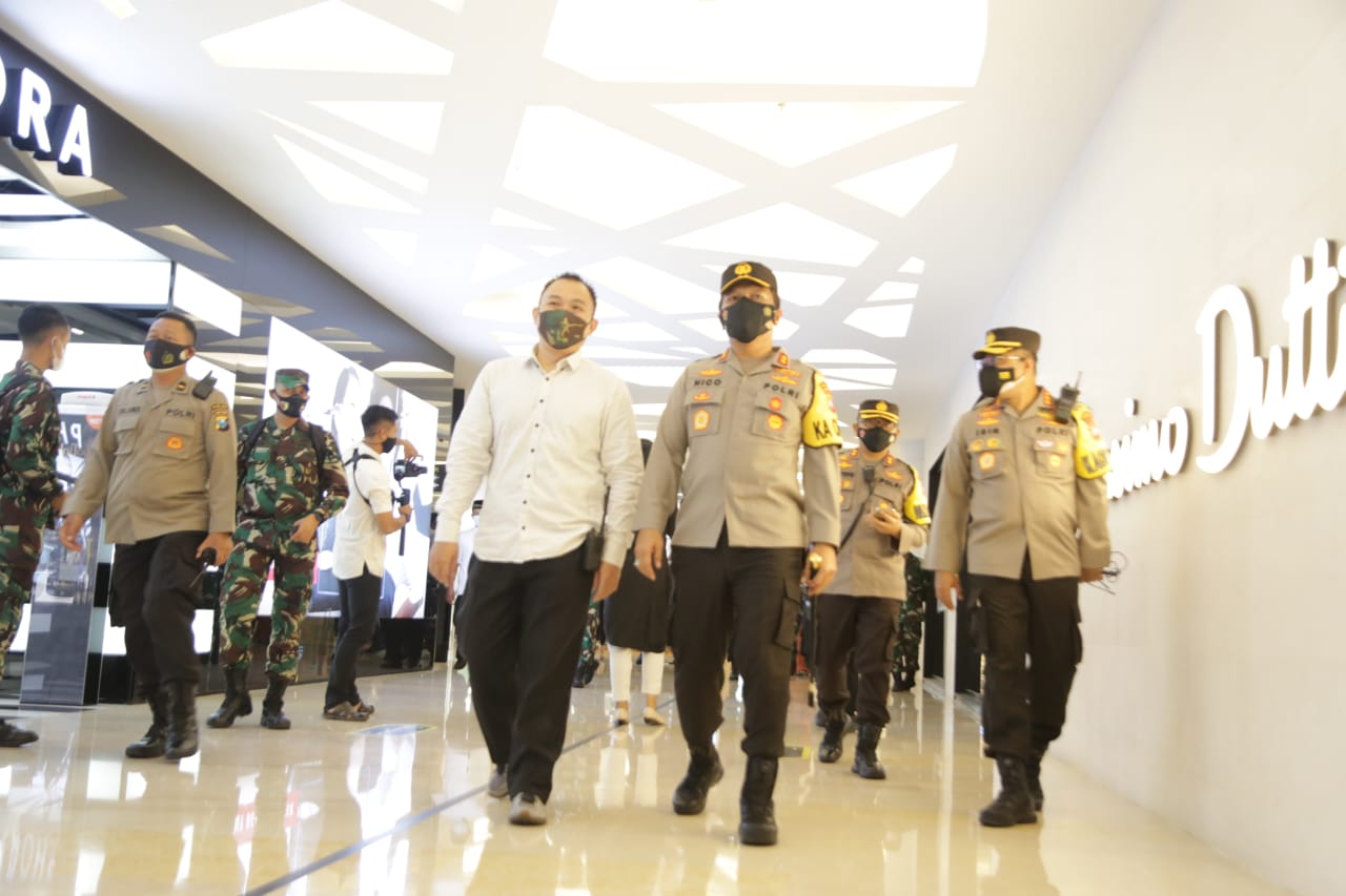 Hari Pertama Lebaran, Kapolda Jatim Pantau Prokes di Pusat Perbelanjaan Tunjungan Paza Surabaya