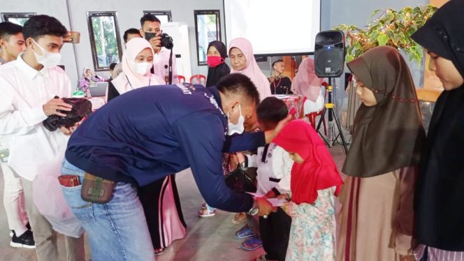 
					Osis-MPK SMKN Bantarkalong Tasikmalaya Menggelar Acara Bukber Sekaligus Santuni Yatim dan Dhuafa