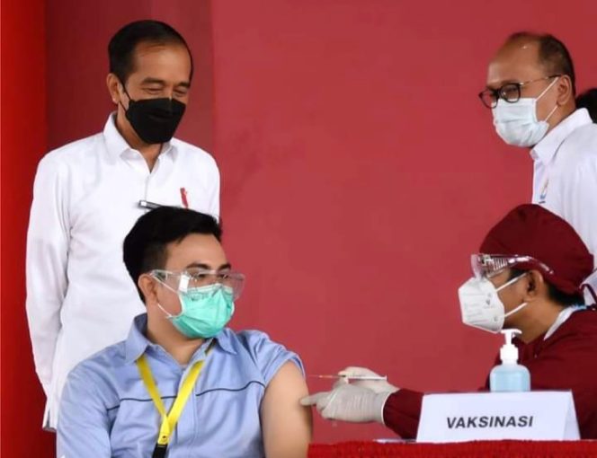 
					Ditinjau Presiden, 320 Karyawan PT Unilever Disuntik Vaksin Covid-19