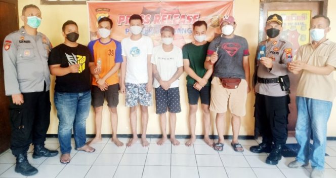 
					Sedang Asyik Nyabu, Buronan Penganiayaan Dicokok Polisi