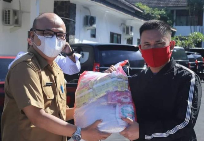 
					Pedagang Terdampak PPKM Darurat Kota Sukabumi Dapat Bantuan Peket Sembako