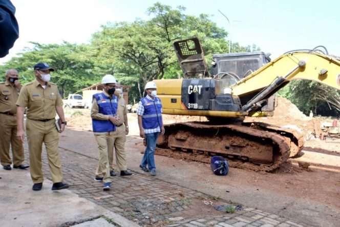 
					Tinjau Perbaikan Jembatan GDC, Wakil Wali Kota Harap Cepat Selesai