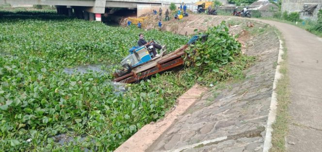 
					Cegah Banjir, DPUPR Depok Normalisasi Situ