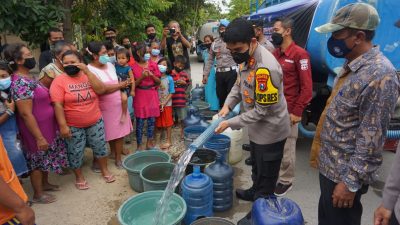Jelang HUT Polantas Ke-66, Polresta Mojokerto Salurkan Air Bersih di Pedesaan