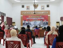 Polresta Kediri Salurkan Bantuan Untuk PKL & Pedagang Warung
