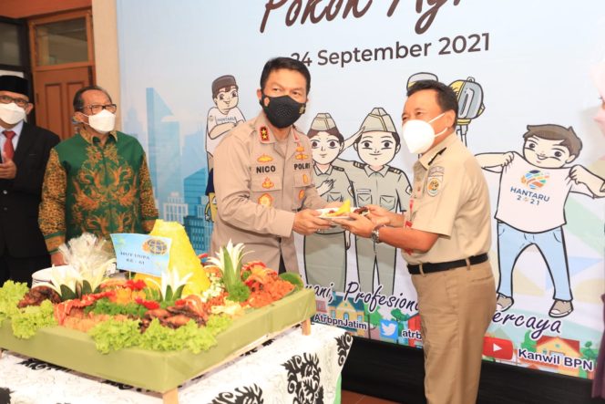 
					Serba-serbi Upacara Peringatan HUT UU Nomor 5 Tahun 1960 di Kantor Kanwil BPN Jatim