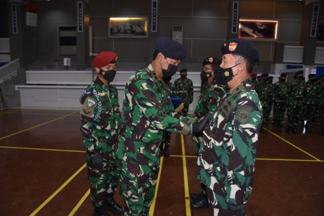 
					Pangkoarmada II Pimpin Upacara Sertijab Irkoarmada II